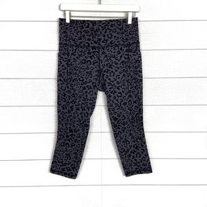 ATHLETA Salutation II Capri Legging Pocket Gray Leopard Medium